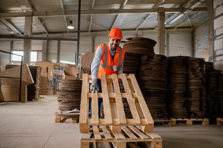 O papel crucial dos paletes de madeira na logística global